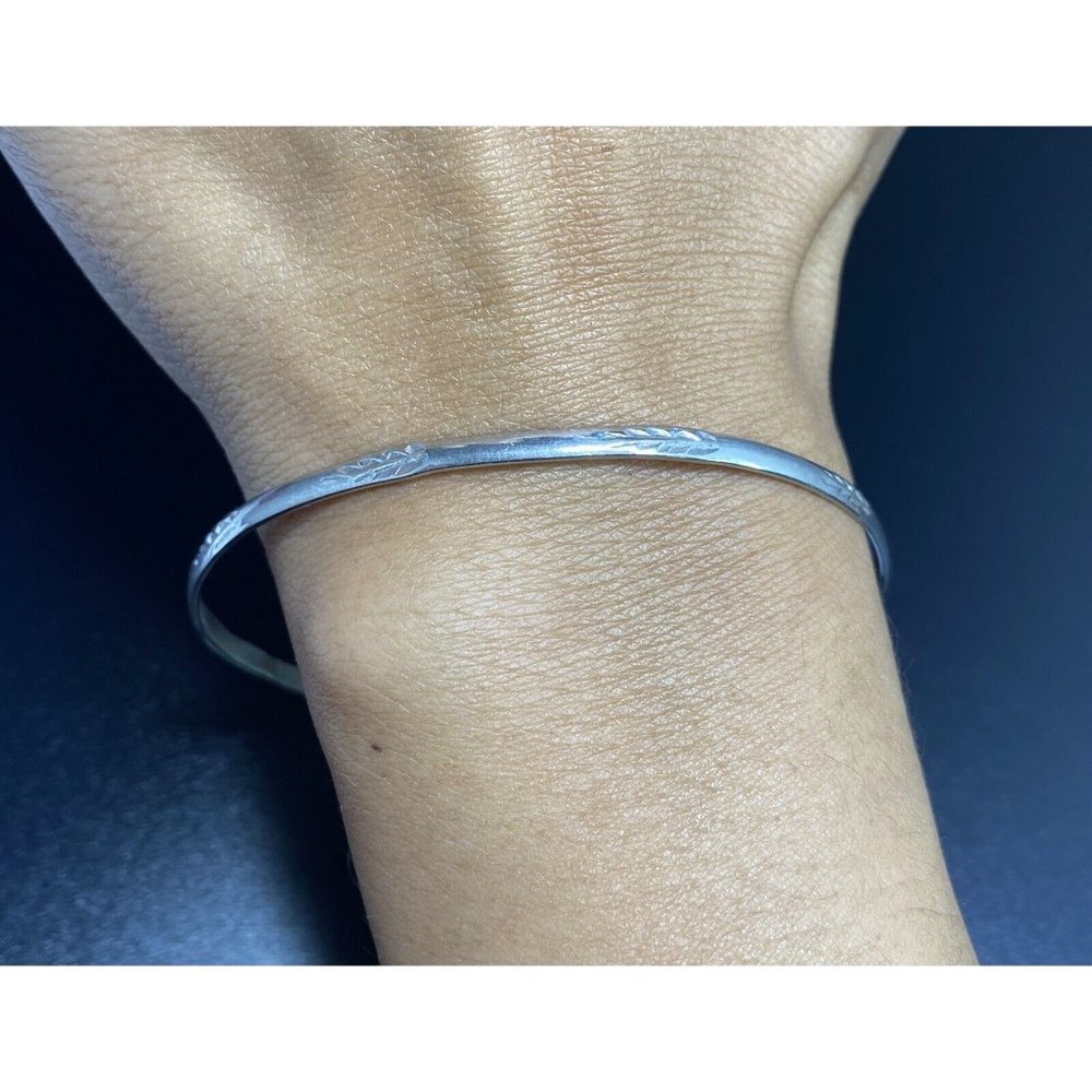 Vintage Southwest Sterling Silver Etched Arrows Bangle Bracelet